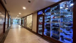 Burlington Square (D7), Retail #557526721